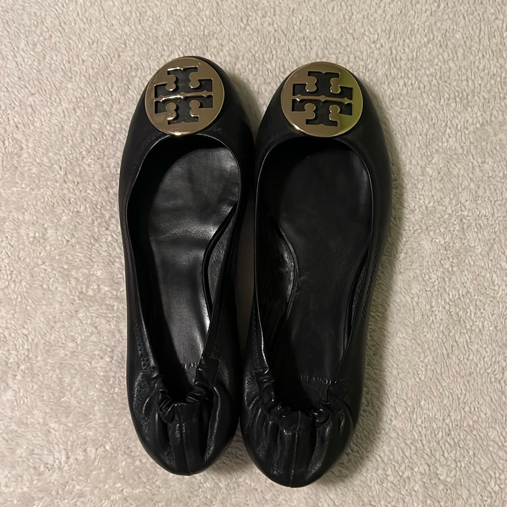 Tory Burch Flats. Size 9, barely worn. Black with gold